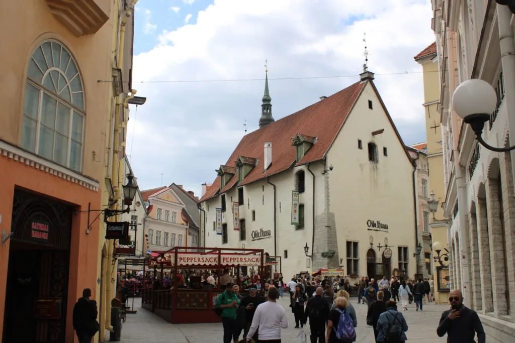 "Olde Hansa" ein authentisches Mittelalterliches Restaurant im Herzen Tallinns. Erbaut im 16. Jahrhundert