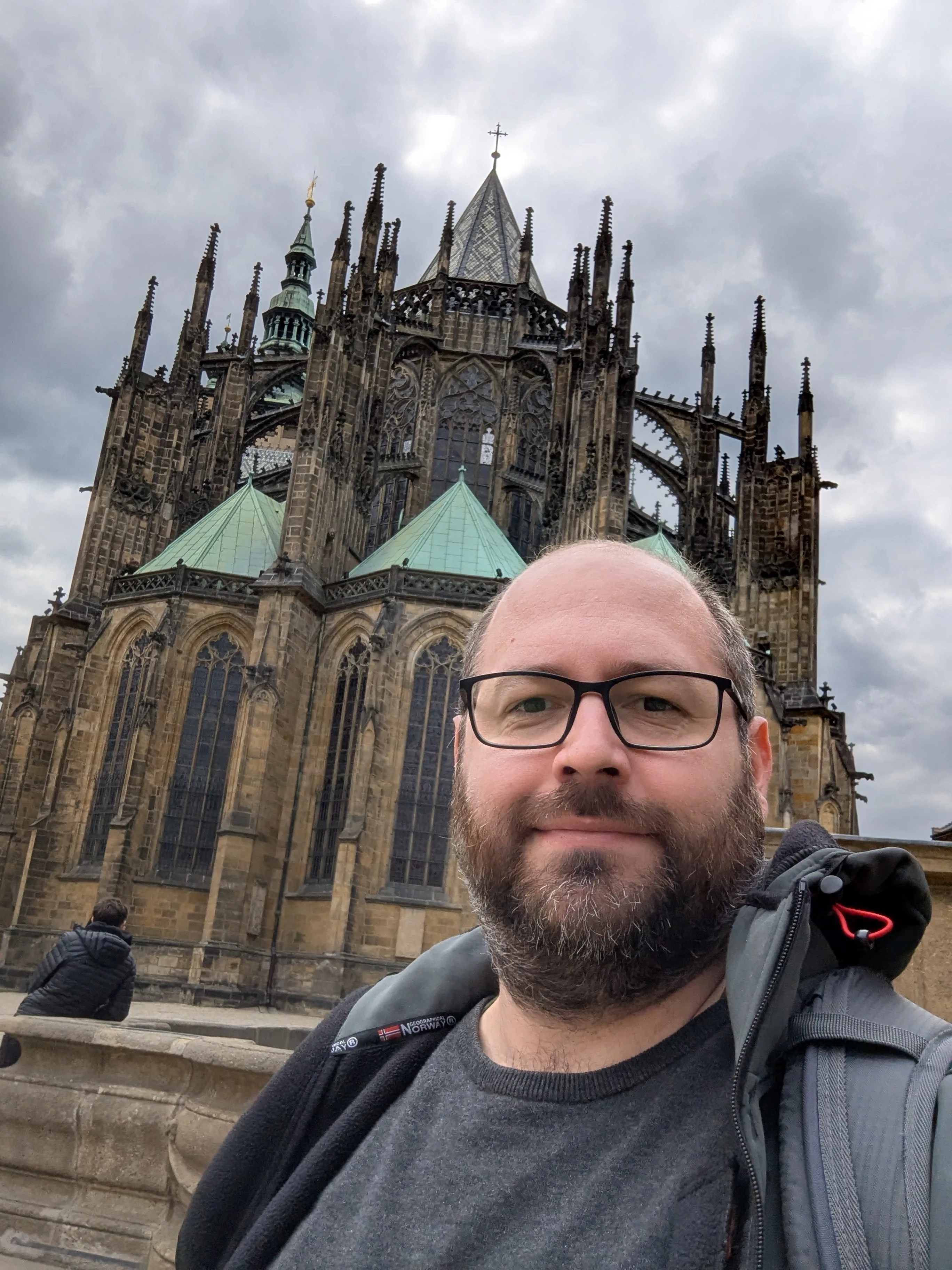 Selfie von Jan mit der St. Veit Kathedrale